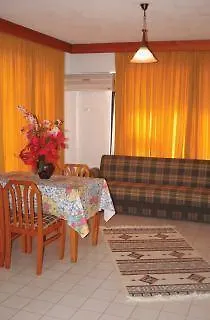 耶尼亚俊公寓式酒店 公寓式酒店 阿拉尼亚