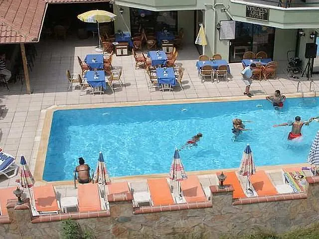 耶尼亚俊公寓式酒店 4*